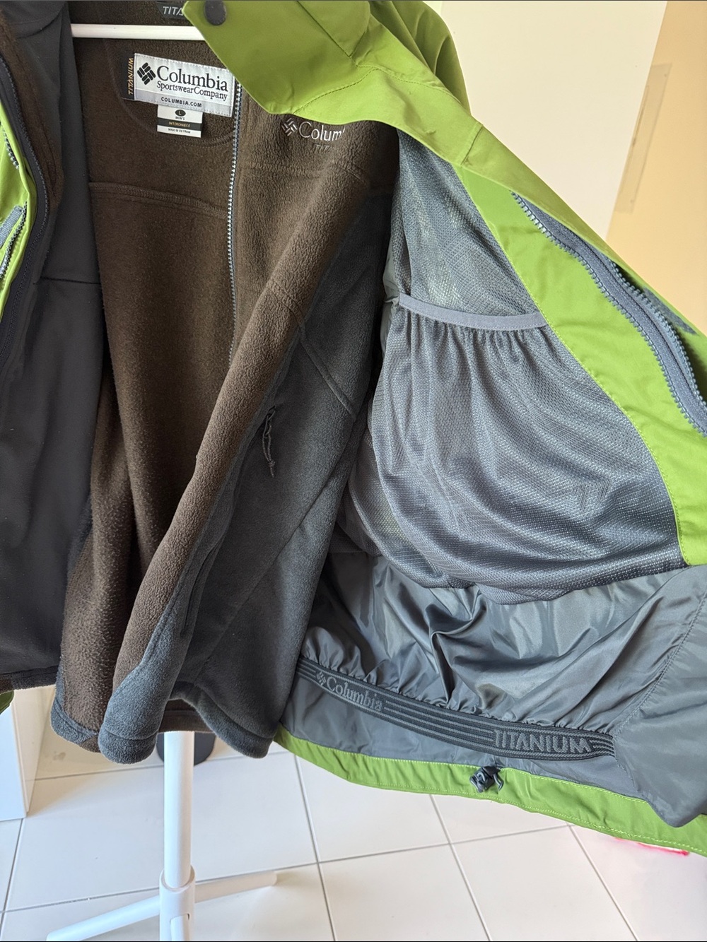 Columbia Men's Two-Tone Green Hooded Ski Jacket two‎ in one Omni tech titanium - Picture 9 of 11